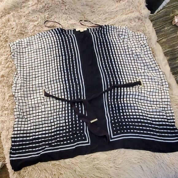 Beautiful blue & white Michael Kors top - Picture 1 of 8